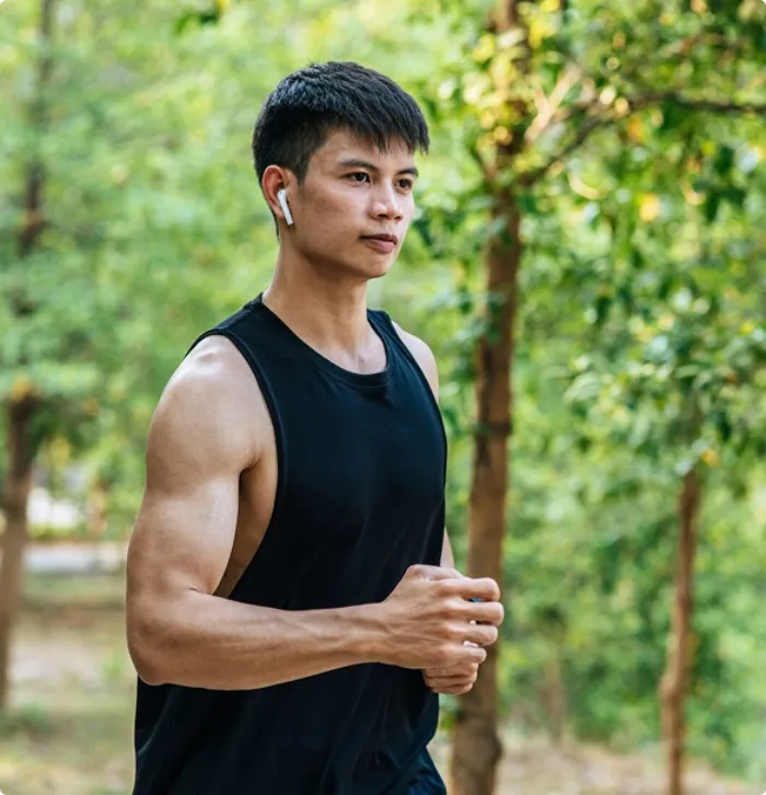 cerritos_pt141_1 man running in park
